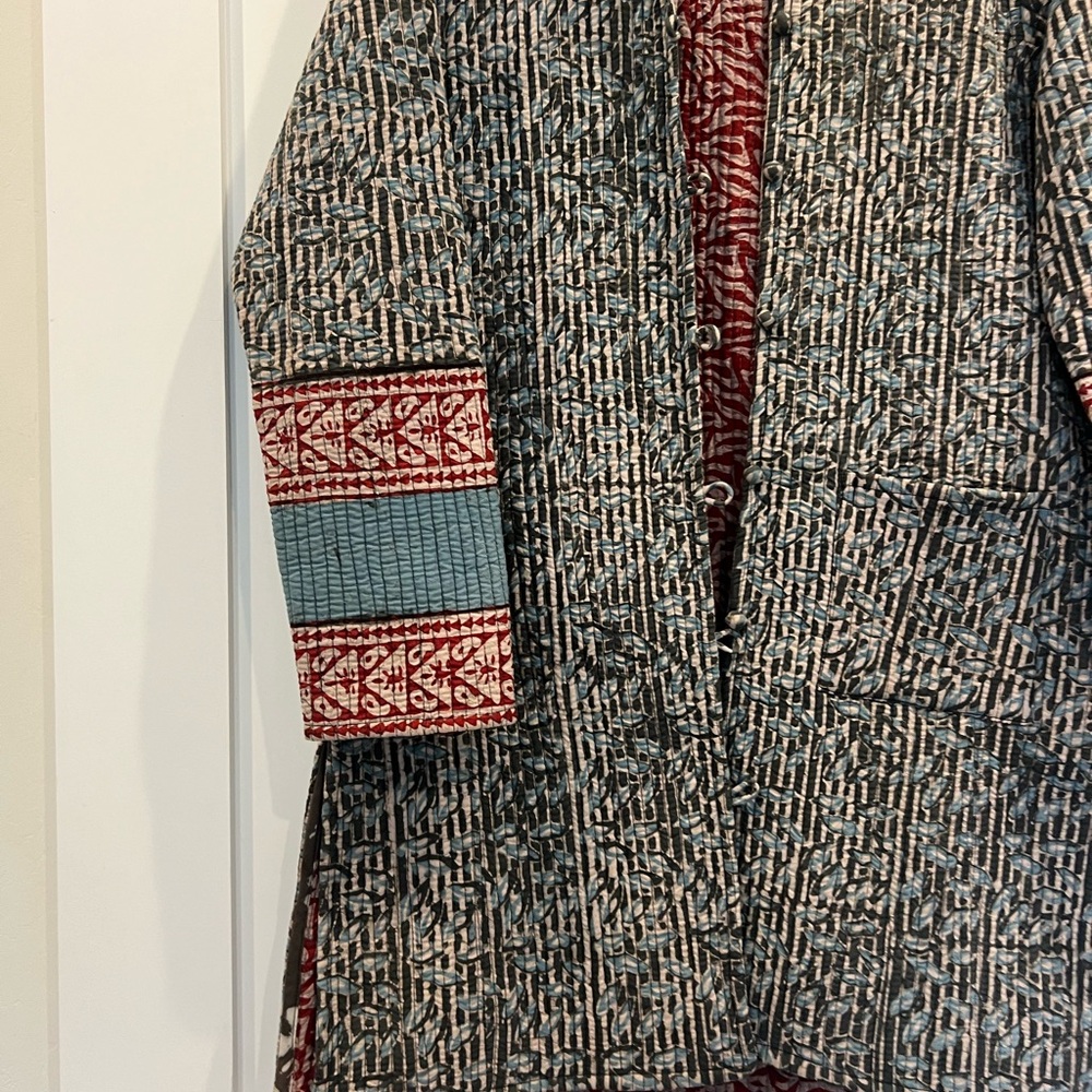 Handmade reversible Jacket from India - Picture 2 of 6